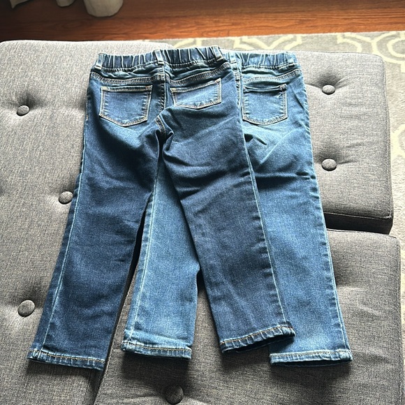 Gap jeans pull on size 4. Worn a handful of times. Three pairs - Picture 4 of 8